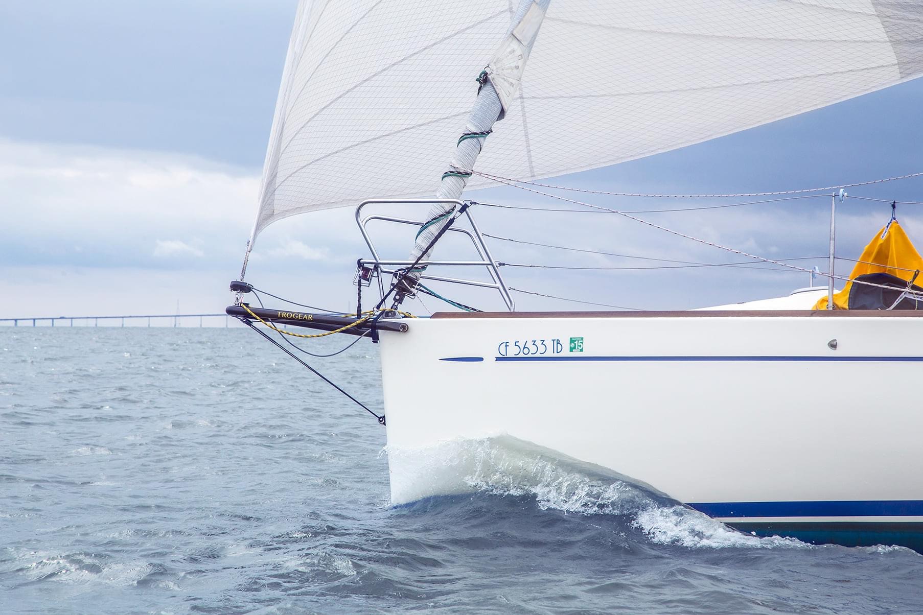 How do I rig the bobstay on my Trogear bowsprit?