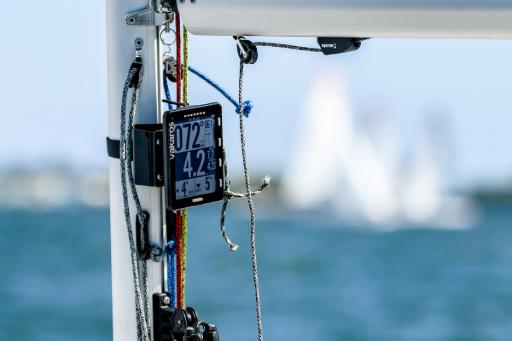 vakaros sailing instrument